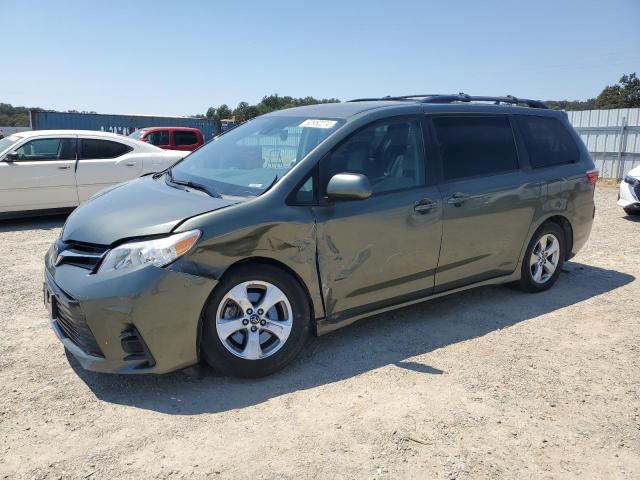 TOYOTA SIENNA LE 2018 with VIN 5TDKZ3DC2JS940044 - Photo from auction
