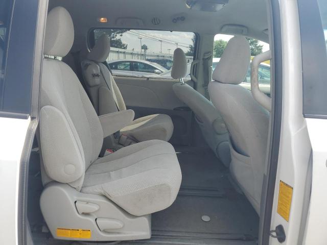 Photo 11 from auction – 2011 TOYOTA SIENNA LE with VIN 5TDKK3DC9BS120999