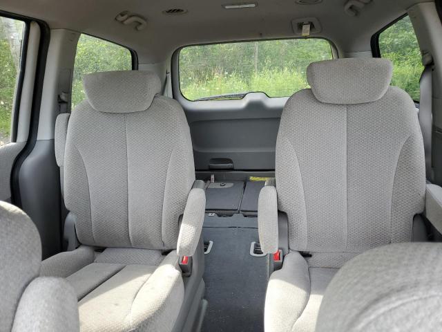Photo 10 from auction – 2008 HYUNDAI ENTOURAGE with VIN KNDMC233286056007