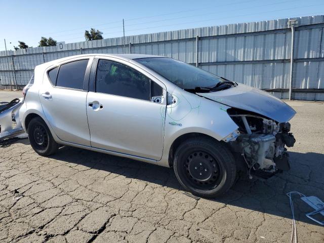 Photo 4 from auction – 2015 TOYOTA PRIUS C with VIN JTDKDTB3XF1104052