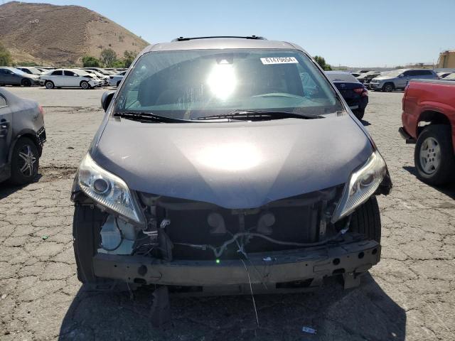 Photo 5 from auction – 2018 TOYOTA SIENNA LE with VIN 5TDKZ3DC2JS933935