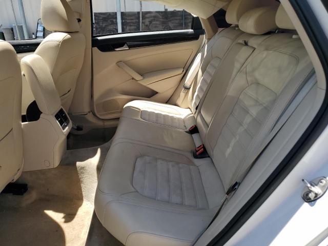 Photo 10 from auction – 2015 VOLKSWAGEN PASSAT SEL with VIN 1VWCT7A33FC070697