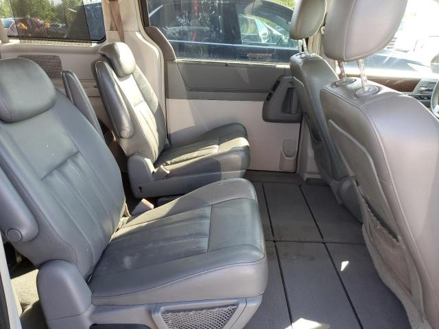 Photo 11 from auction – 2010 CHRYSLER TOWN & COU with VIN 2A4RR5D12AR267364