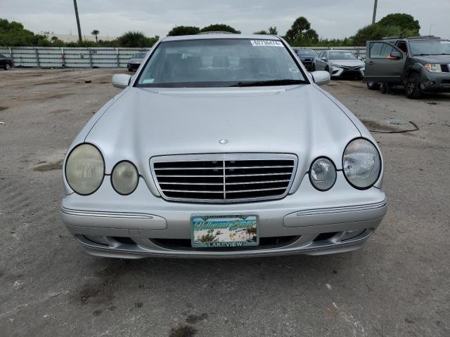 Photo 5 from auction – 2001 MERCEDES-BENZ E 320 with VIN WDBJF65J71B327197