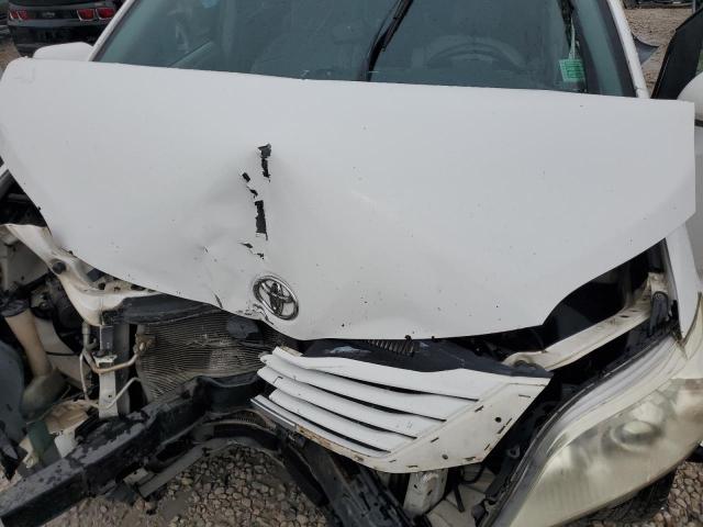 Photo 12 from auction – 2015 TOYOTA SIENNA LE with VIN 5TDKK3DC5FS577380