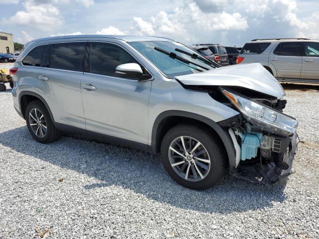 Photo 4 from auction – 2019 TOYOTA HIGHLANDER with VIN 5TDKZRFH2KS347037