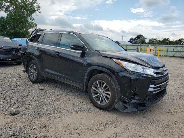 Photo 4 from auction – 2019 TOYOTA HIGHLANDER with VIN 5TDJZRFH9KS600589