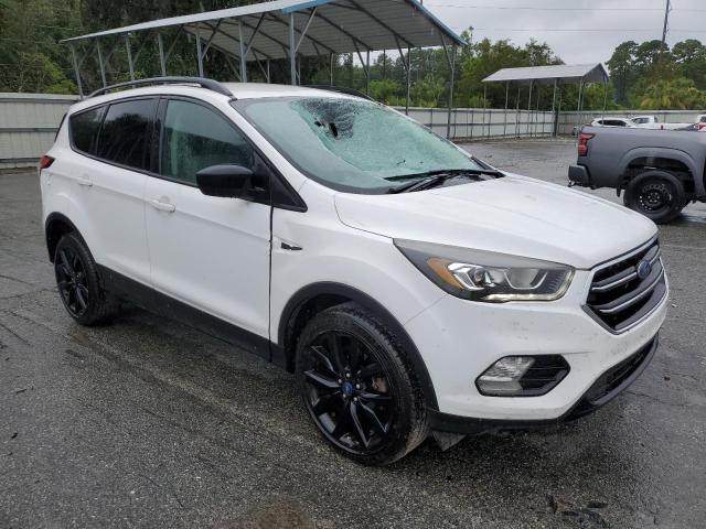 Photo 4 from auction – 2017 FORD ESCAPE SE with VIN 1FMCU0GD5HUF02531