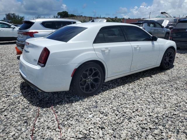 Photo 3 from auction – 2019 CHRYSLER 300 TOURIN with VIN 2C3CCAAG4KH582547