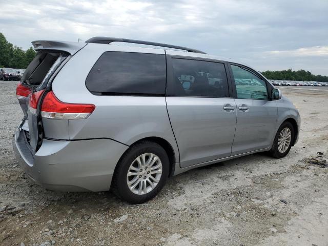 Photo 3 from auction – 2011 TOYOTA SIENNA XLE with VIN 5TDYK3DC5BS003351