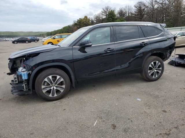 TOYOTA HIGHLANDER 2022 with VIN 5TDHZRBH7NS223558 - Photo from auction