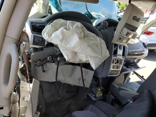 Photo 8 from auction – 2010 CHRYSLER TOWN & COU with VIN 2A4RR5DXXAR201097