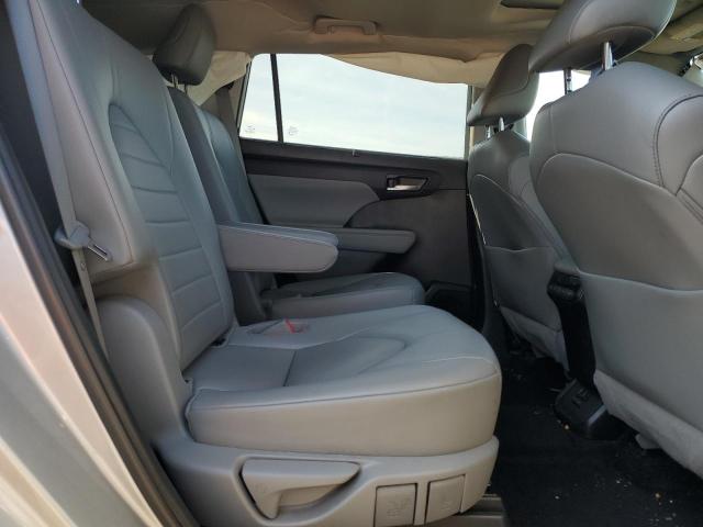 Photo 11 from auction – 2022 TOYOTA HIGHLANDER with VIN 5TDGZRBH3NS171812