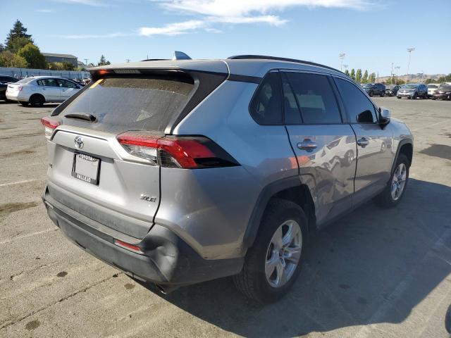 Photo 3 from auction – 2019 TOYOTA RAV4 XLE with VIN 2T3W1RFV1KC013631