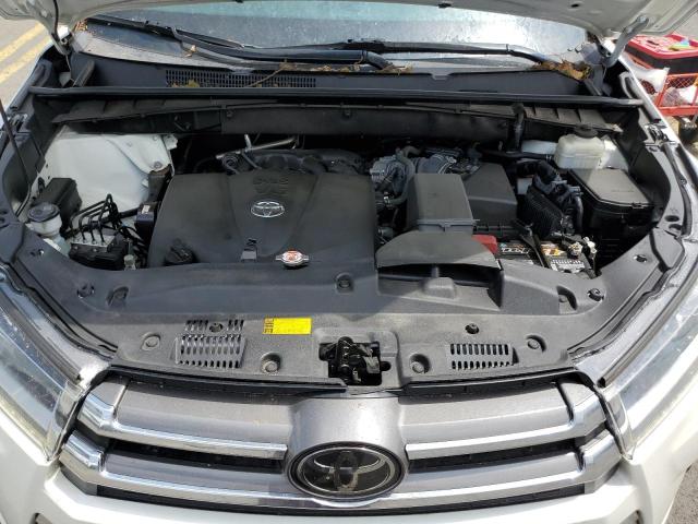 Photo 12 from auction – 2018 TOYOTA HIGHLANDER with VIN 5TDDZRFH8JS863944