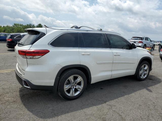 Photo 3 from auction – 2018 TOYOTA HIGHLANDER with VIN 5TDDZRFH8JS863944