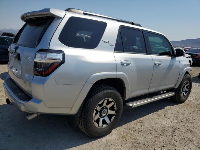 Photo 3 from auction – 2019 TOYOTA 4RUNNER SR with VIN JTEBU5JR2K5648044