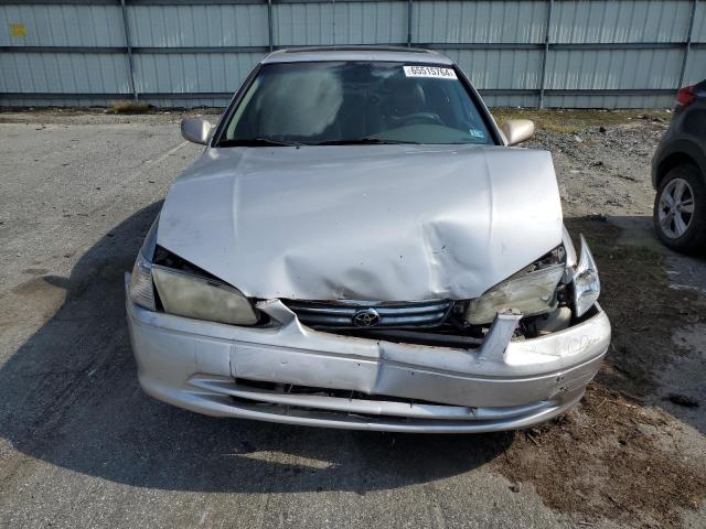 Photo 5 from auction – 2000 TOYOTA CAMRY LE with VIN 4T1BF28K5YU094403