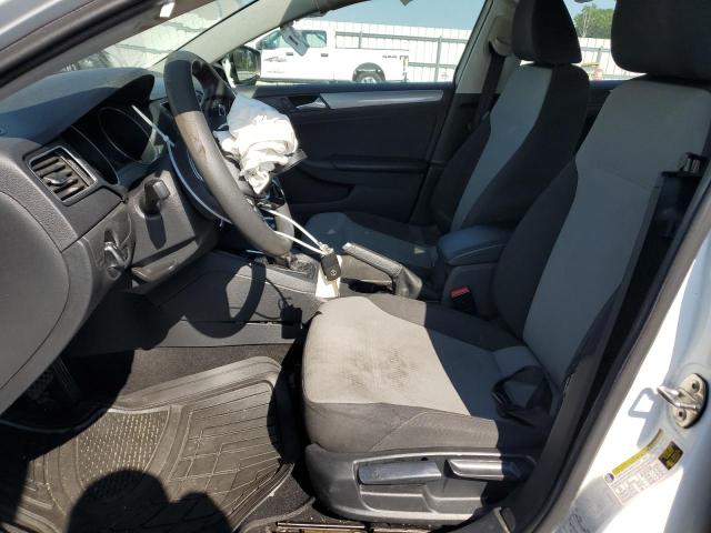 Photo 7 from auction – 2017 VOLKSWAGEN JETTA S with VIN 3VW2B7AJ8HM372338