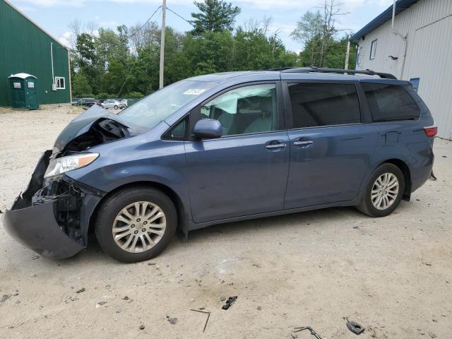 TOYOTA SIENNA XLE 2017 with VIN 5TDYZ3DC2HS834021 - Photo from auction