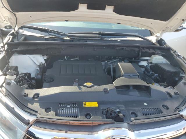 Photo 12 from auction – 2015 TOYOTA HIGHLANDER with VIN 5TDBKRFH2FS160083