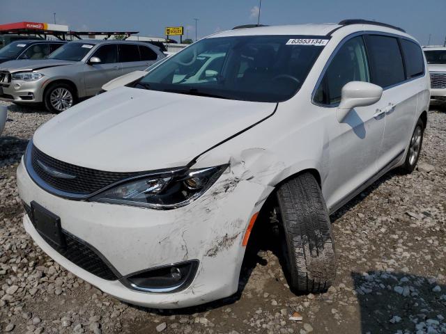 CHRYSLER PACIFICA T 2017 with VIN 2C4RC1BG4HR820288 - Photo from auction