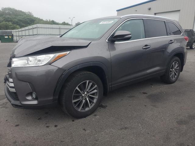 TOYOTA HIGHLANDER 2017 with VIN 5TDJZRFH7HS466965 - Photo from auction