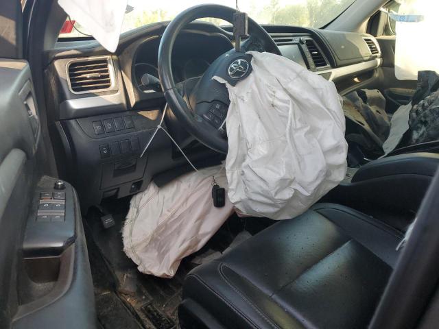 Photo 8 from auction – 2018 TOYOTA HIGHLANDER with VIN 5TDJZRFH3JS524091