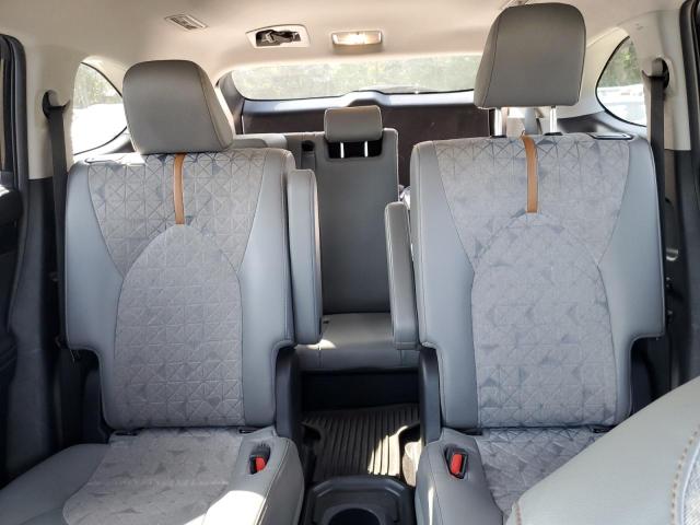 Photo 10 from auction – 2023 TOYOTA HIGHLANDER with VIN 5TDABRCH4PS582972
