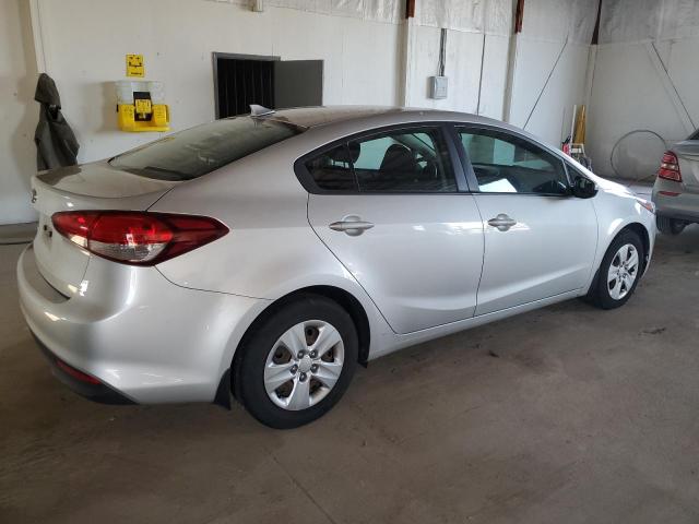 Photo 3 from auction – 2017 KIA FORTE LX with VIN 3KPFK4A73HE159072