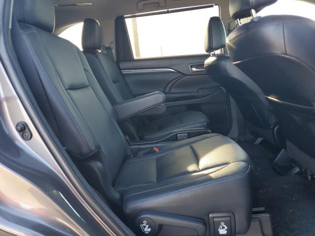 Photo 11 from auction – 2018 TOYOTA HIGHLANDER with VIN 5TDYZRFH1JS276566