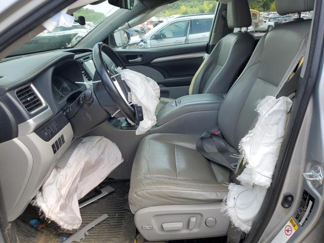 Photo 7 from auction – 2018 TOYOTA HIGHLANDER with VIN 5TDJZRFH9JS860859