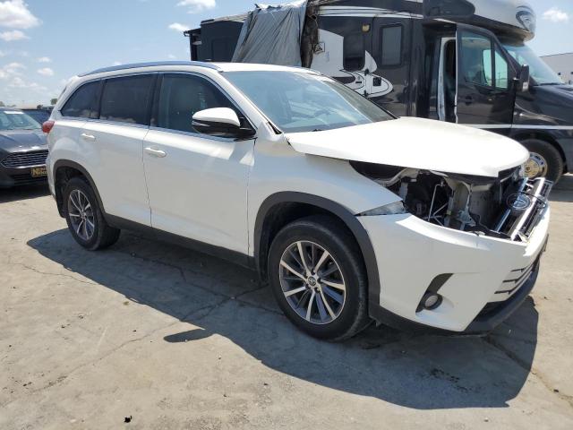 Photo 4 from auction – 2019 TOYOTA HIGHLANDER with VIN 5TDJZRFHXKS571541