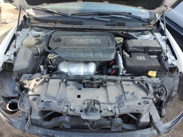 Photo 11 from auction – 2015 CHRYSLER 200 LIMITE with VIN 1C3CCCAB2FN567977