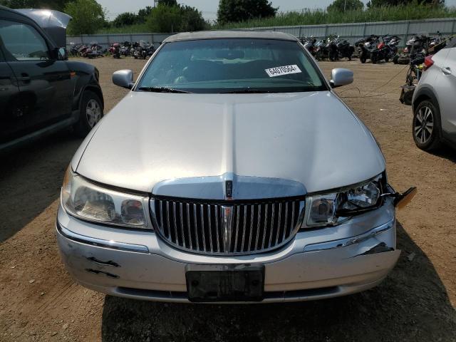 Photo 5 from auction – 2000 LINCOLN TOWN CAR C with VIN 1LNHM83W8YY793577