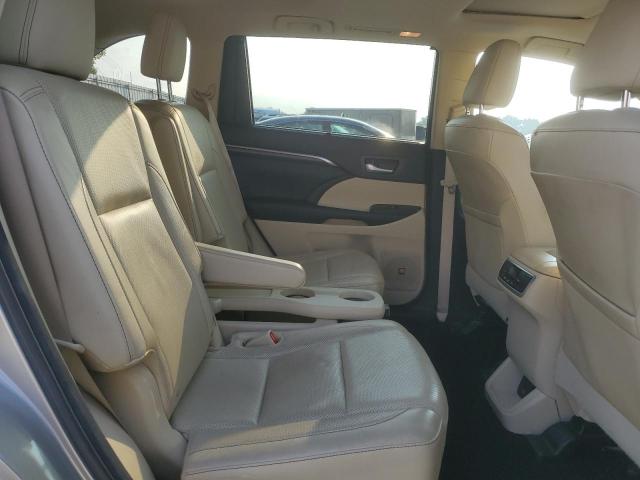 Photo 11 from auction – 2016 TOYOTA HIGHLANDER with VIN 5TDDKRFH7GS275000