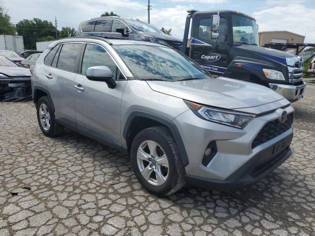 Photo 4 from auction – 2019 TOYOTA RAV4 XLE with VIN 2T3W1RFV7KW019691