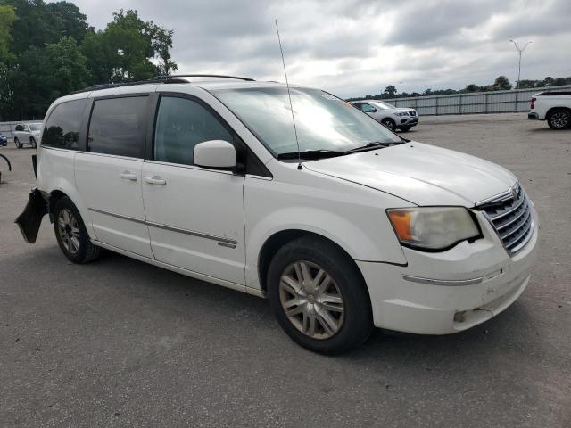 Photo 4 from auction – 2010 CHRYSLER TOWN & COU with VIN 2A4RR5DX6AR290750