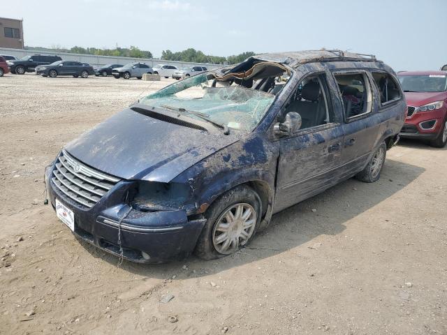 CHRYSLER TOWN & COU 2005 with VIN 2C8GP54L45R574706 - Photo from auction