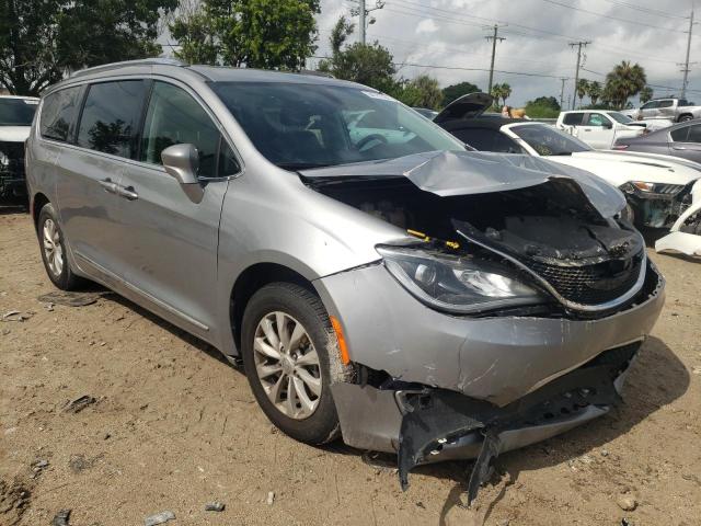 Photo 4 from auction – 2019 CHRYSLER PACIFICA T with VIN 2C4RC1BG0KR685592