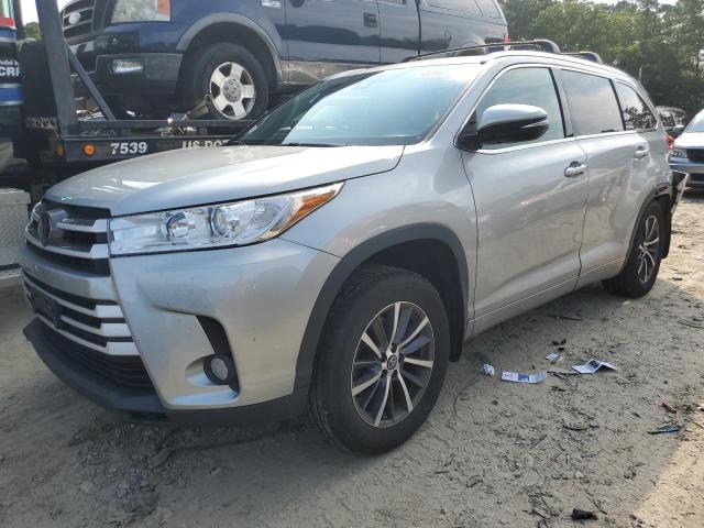 TOYOTA HIGHLANDER 2018 with VIN 5TDJZRFH9JS543910 - Photo from auction