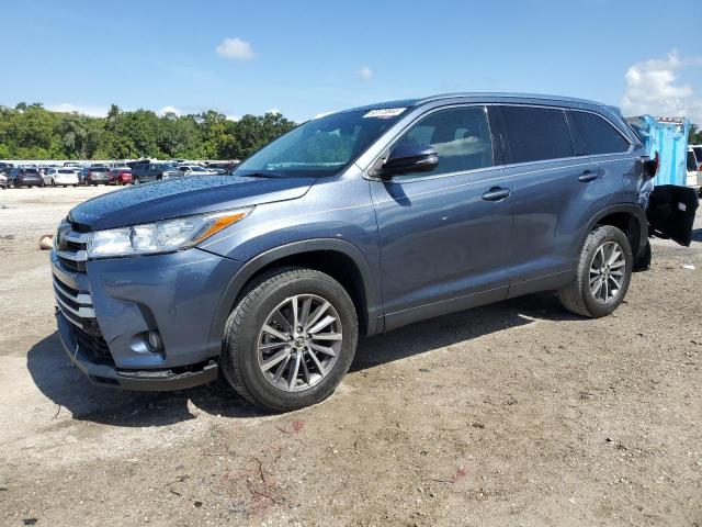 TOYOTA HIGHLANDER 2019 with VIN 5TDKZRFH9KS320384 - Photo from auction