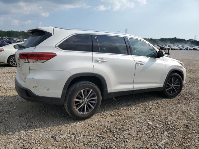 Photo 3 from auction – 2019 TOYOTA HIGHLANDER with VIN 5TDKZRFH5KS303663