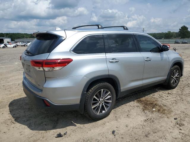 Photo 3 from auction – 2019 TOYOTA HIGHLANDER with VIN 5TDJZRFH8KS952711