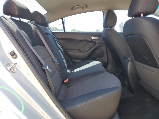 Photo 10 from auction – 2018 KIA FORTE LX with VIN 3KPFL4A70JE258399