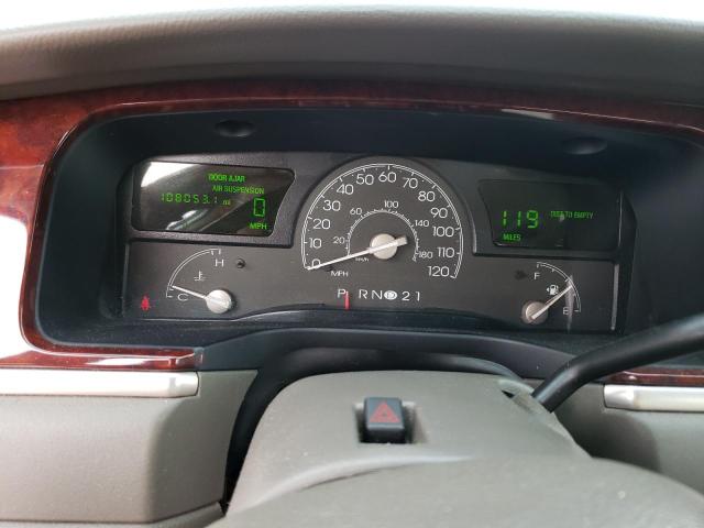Photo 9 from auction – 2003 LINCOLN TOWN CAR E with VIN 1LNHM81W13Y700894