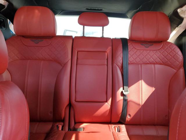Photo 10 from auction – 2017 BENTLEY BENTAYGA with VIN SJAAC2ZV2HC012569