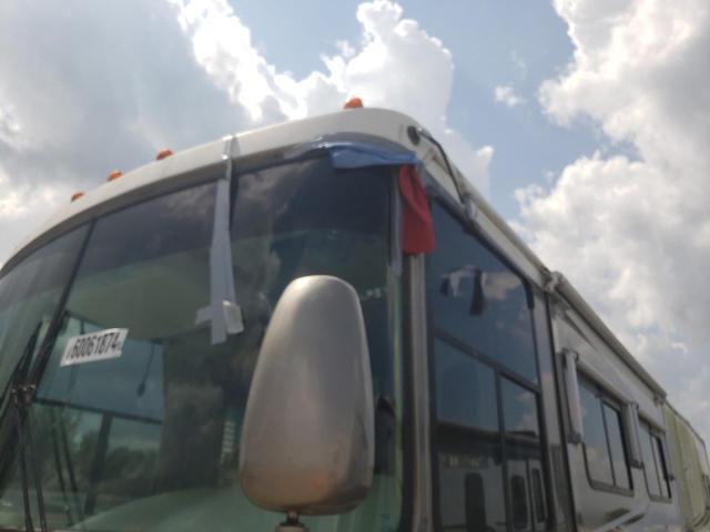 Photo 9 from auction – 2004 WORKHORSE CUSTOM CHASSIS MOTORHOME with VIN 5B4MP67G543377940