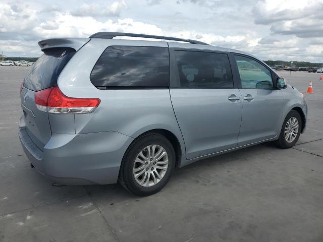 Photo 3 from auction – 2014 TOYOTA SIENNA XLE with VIN 5TDYK3DC2ES446898