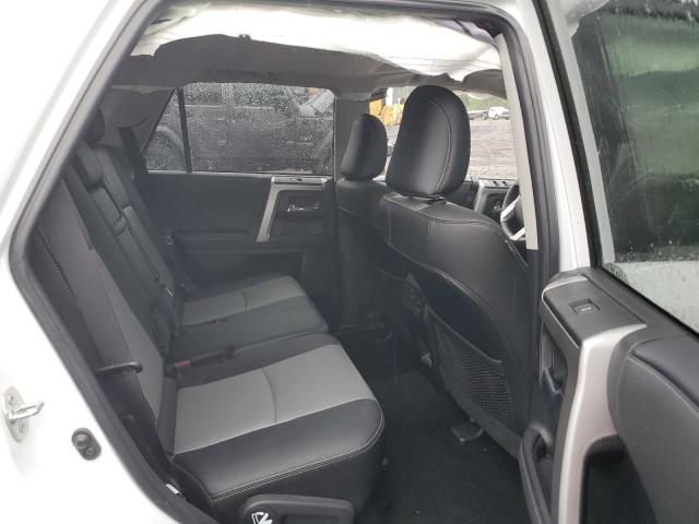 Photo 11 from auction – 2024 TOYOTA 4RUNNER SR with VIN JTENU5JR0R6233791